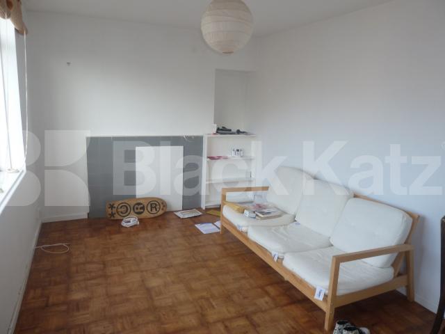 			1 Bedroom, 1 bath, 1 reception Apartment			 Old Church Road, STEPNEY GREEN